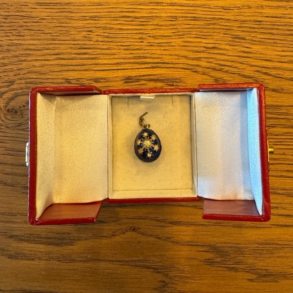 Vintage Royal Blue Fabergé Egg with Snowflake - Picture 2 of 3